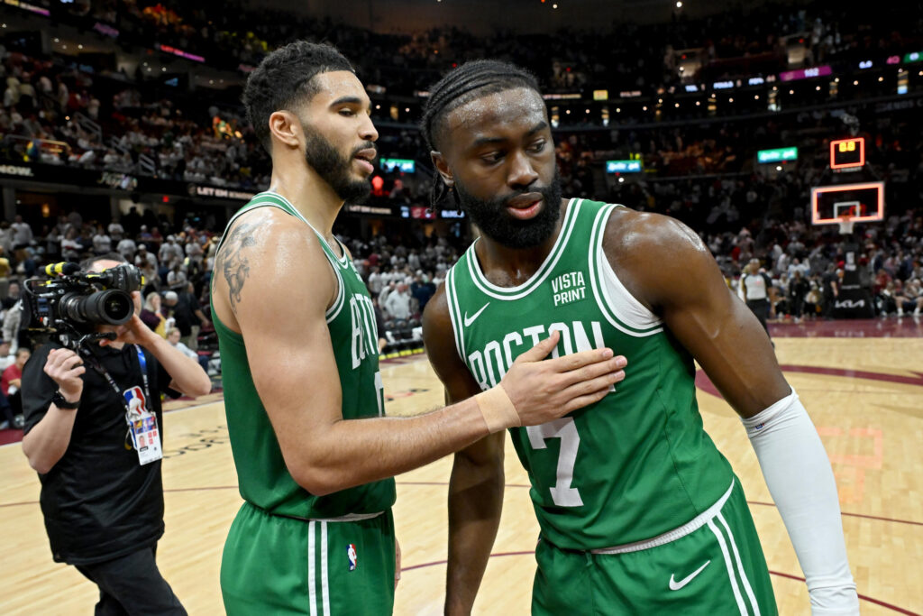 NBA பிளேஆஃப்கள்: Celtics 3-1 முன்னிலை பெற, OKC Thunder Tie Up Series vs Mavericks 2-2 முக்கிய வெற்றி